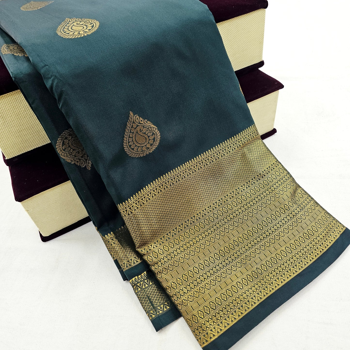 Kanchipuram Blended Fancy Self Butta Silk Saree 022