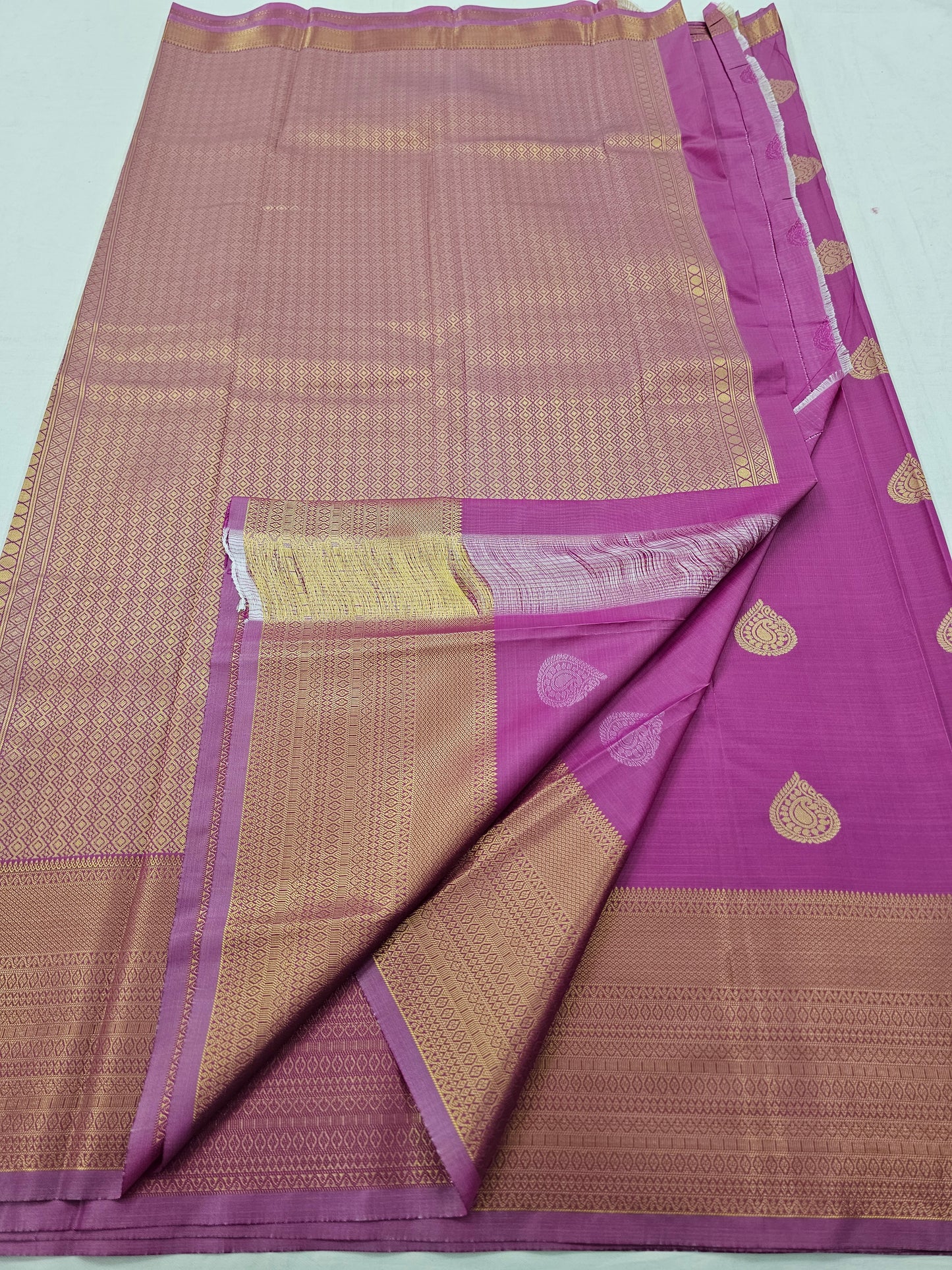 Kanchipuram Blended Fancy Self Butta Silk Saree 017