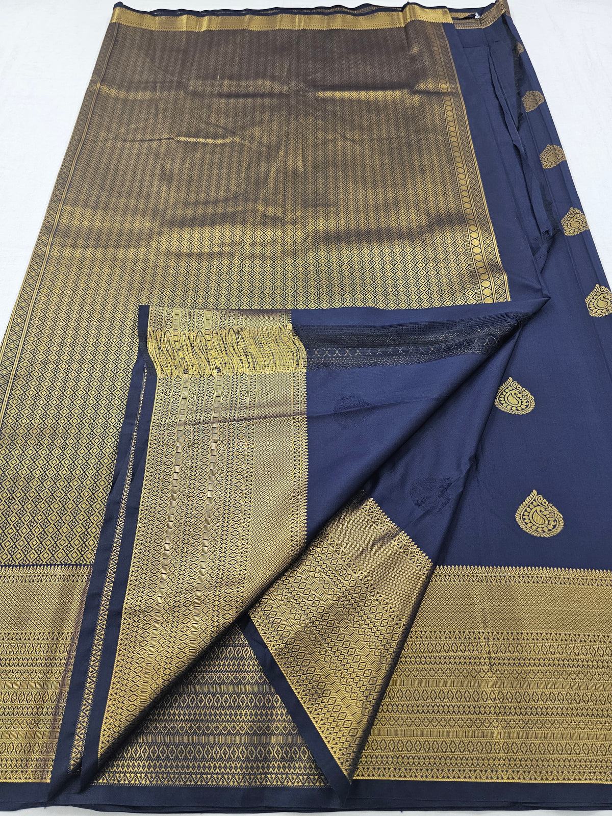 Kanchipuram Blended Fancy Self Butta Silk Saree 019