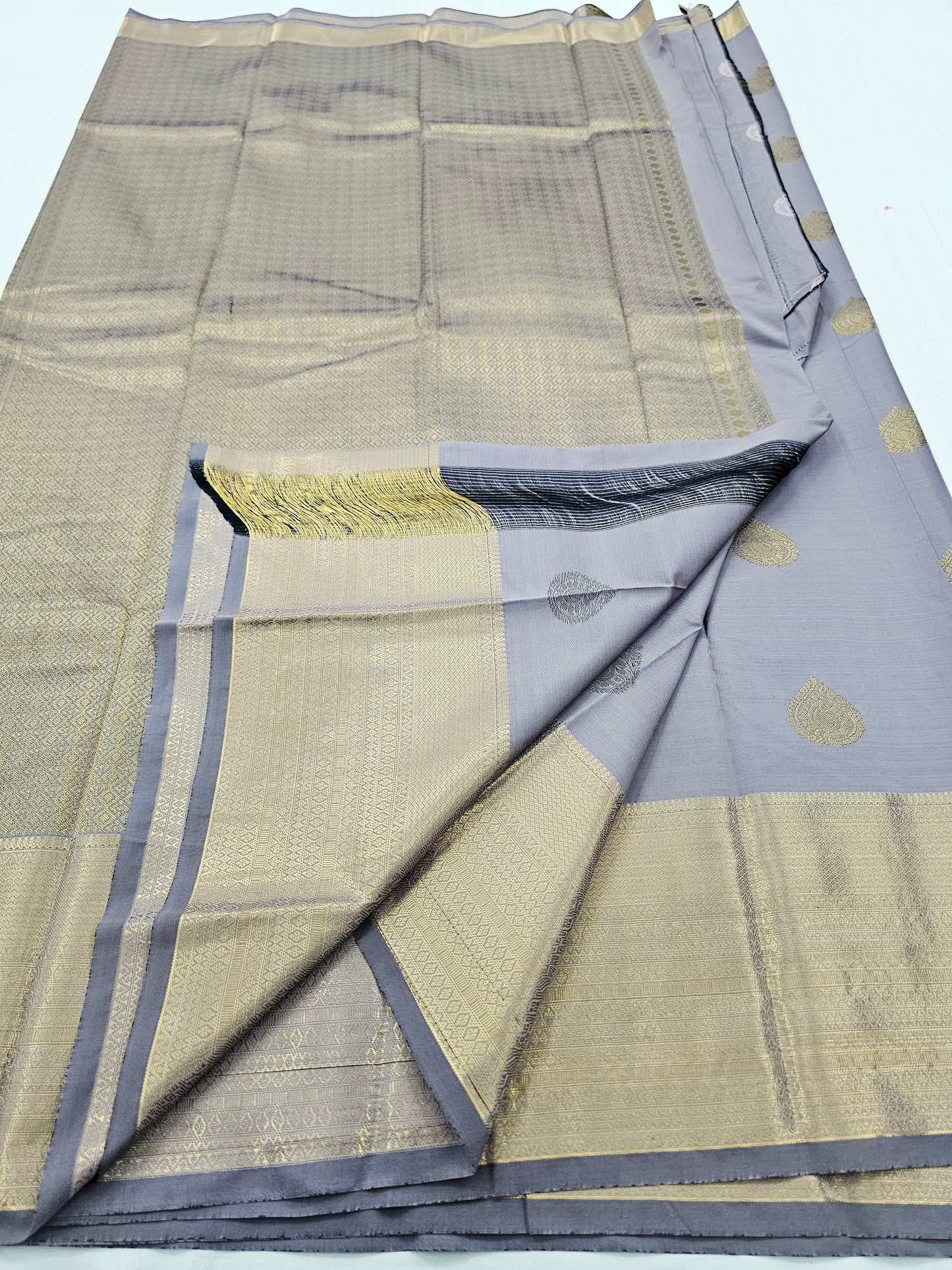 Kanchipuram Blended Fancy Self Butta Silk Saree 021