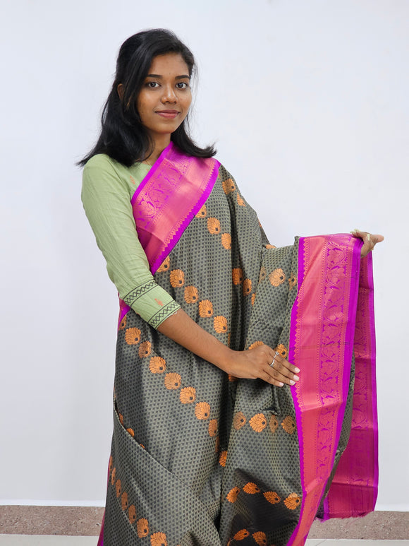 Kanchipuram Blended Mini Fancy Silk Sarees 530