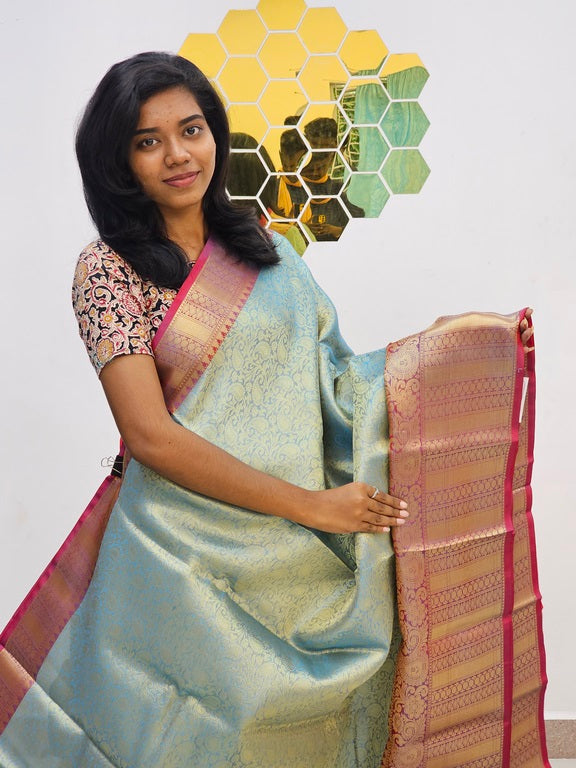 Kanchipuram Blended Gifted Tissue Silk Saree 428