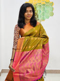 Kanchipuram Blended Gifted Embossed Silk Saree 911