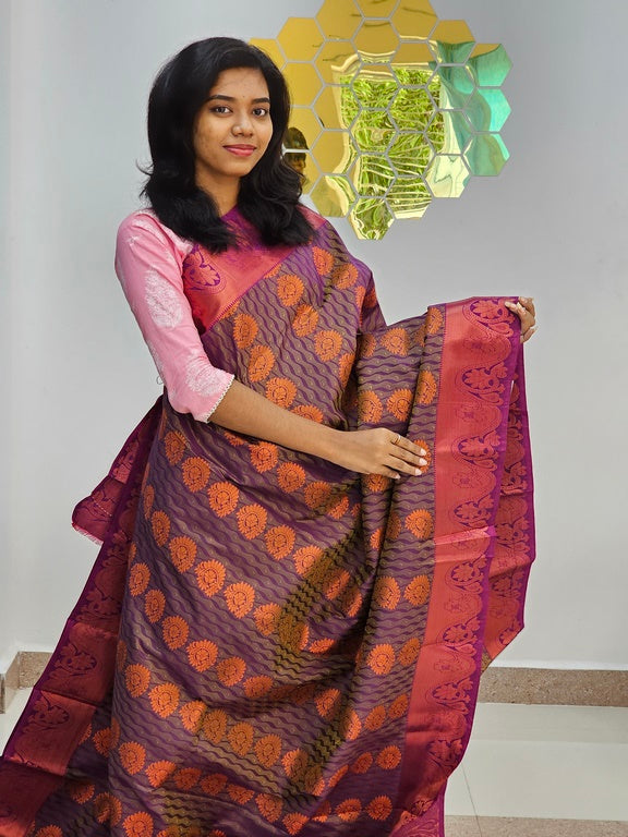 Kanchipuram Blended Gifted Embossed Silk Saree 942