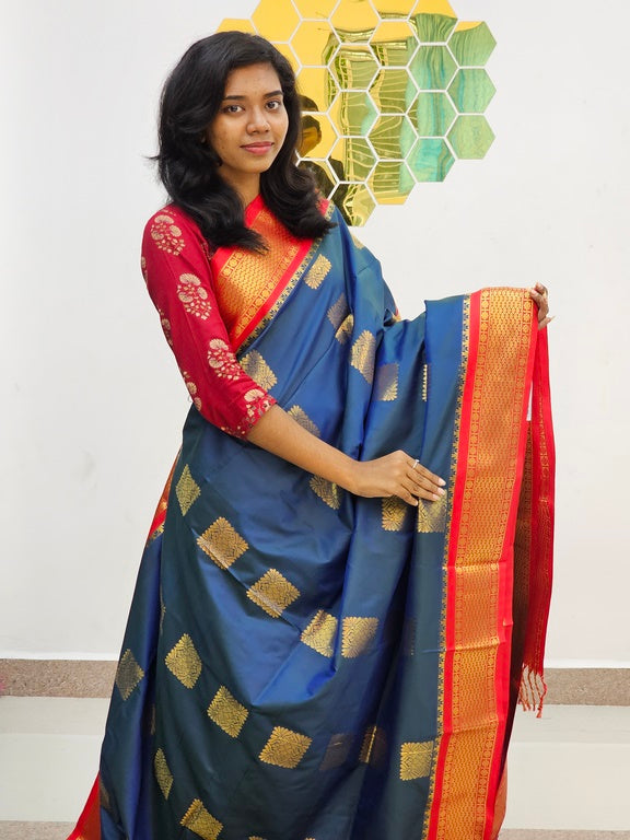 Kanchipuram Blended Gifted Embossed Silk Saree 1082