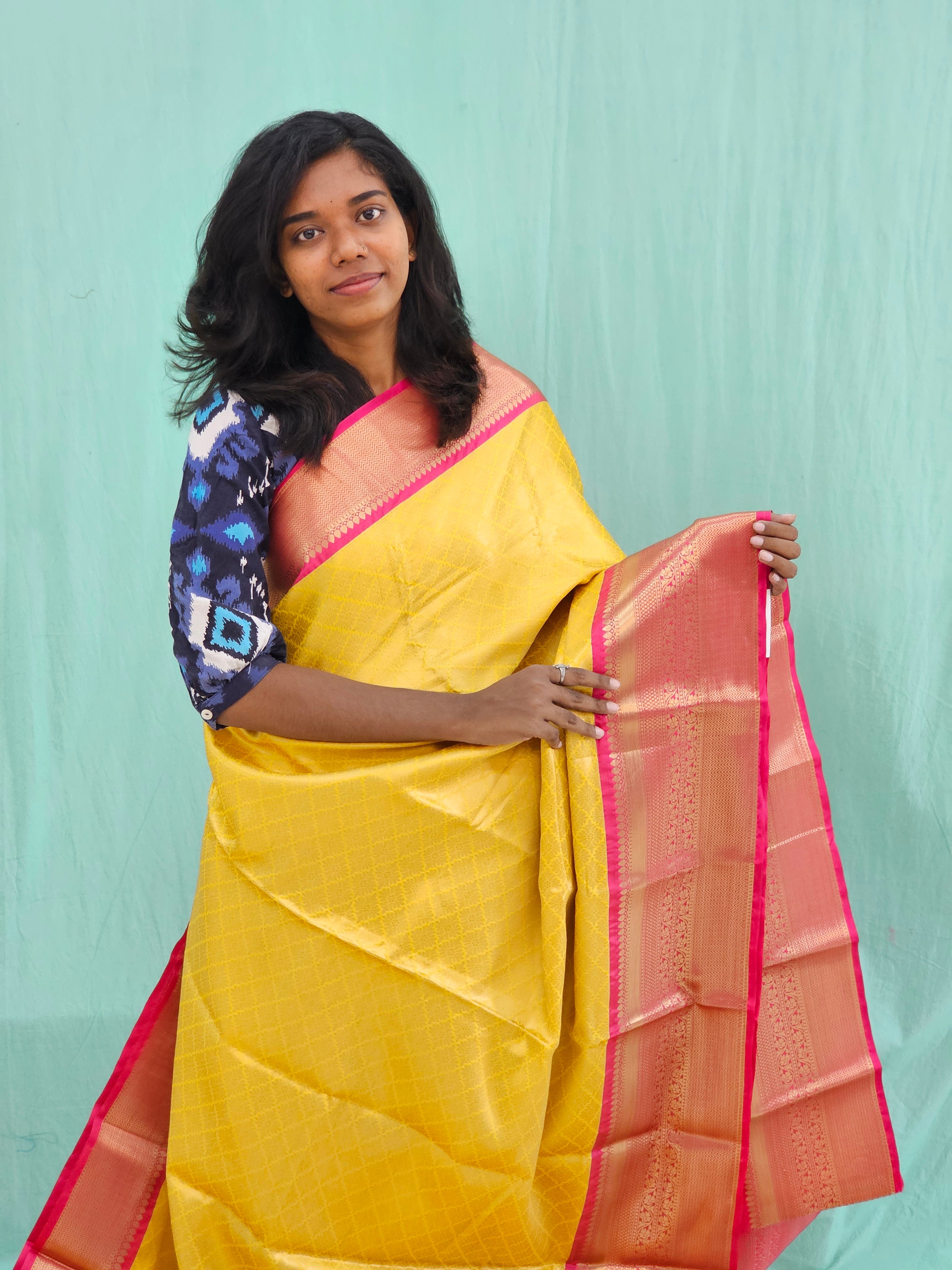 Kanchipuram Blended Mini Bridal Silk Saree 230