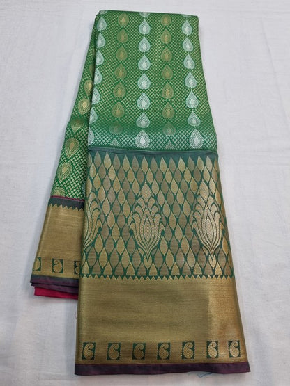 Gold And Black Kanchipuram Pure Silk Saree With Temple Border – Kanchipuram Lakshaya Silks