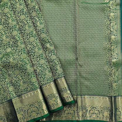 Green And White Kanchipuram Pure Silk Saree With Paisley Motif – Kanchipuram Lakshaya Silks