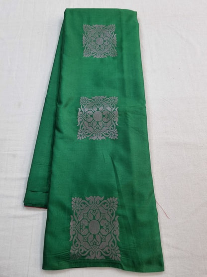 Green And Gold Kanchipuram Pure Silk Sarees – Kanchipuram Lakshaya Silks