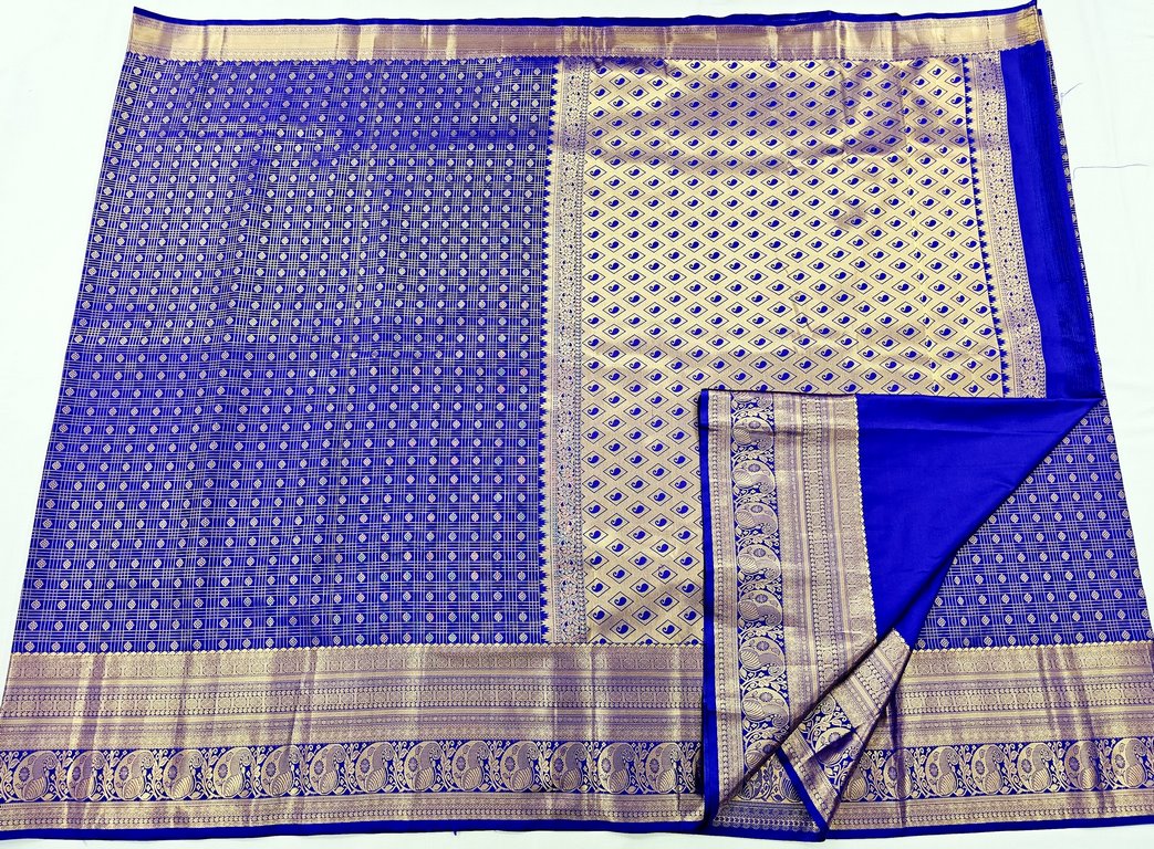 Trendy Kanchipuram Blended Vintage Bridal Silk Sarees 008