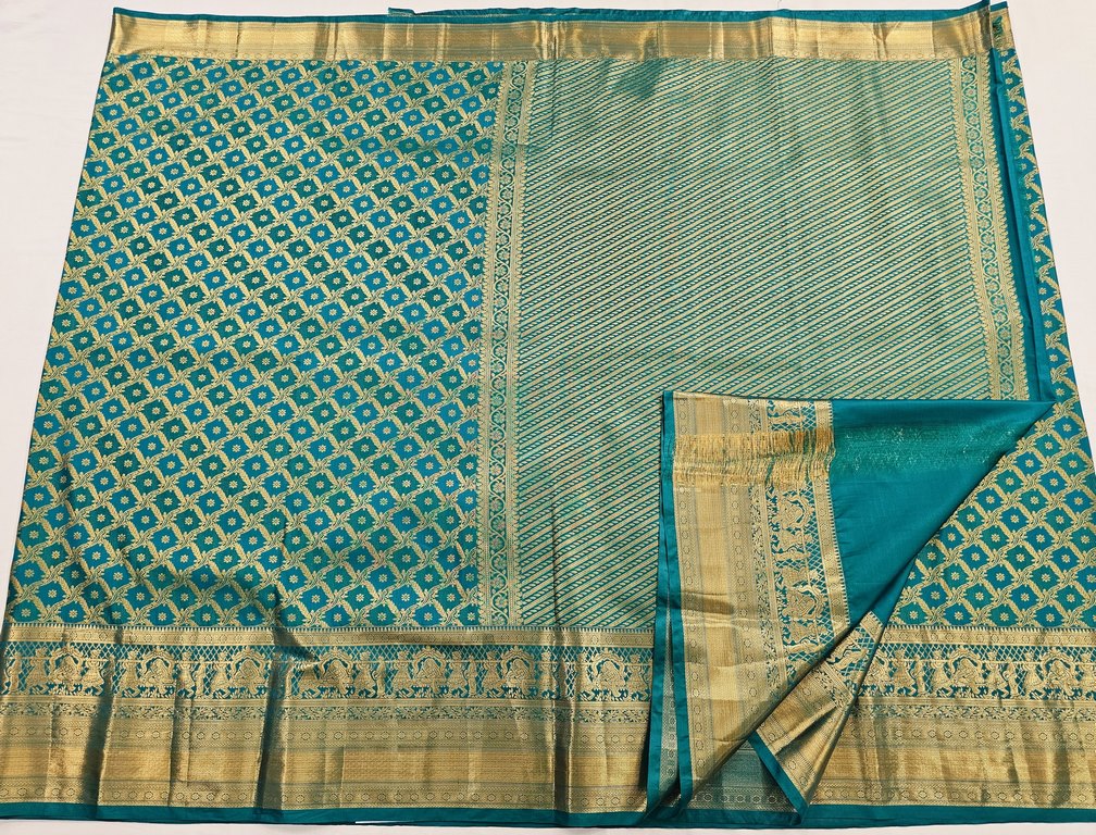 Trendy Kanchipuram Blended Vintage Bridal Silk Sarees 013
