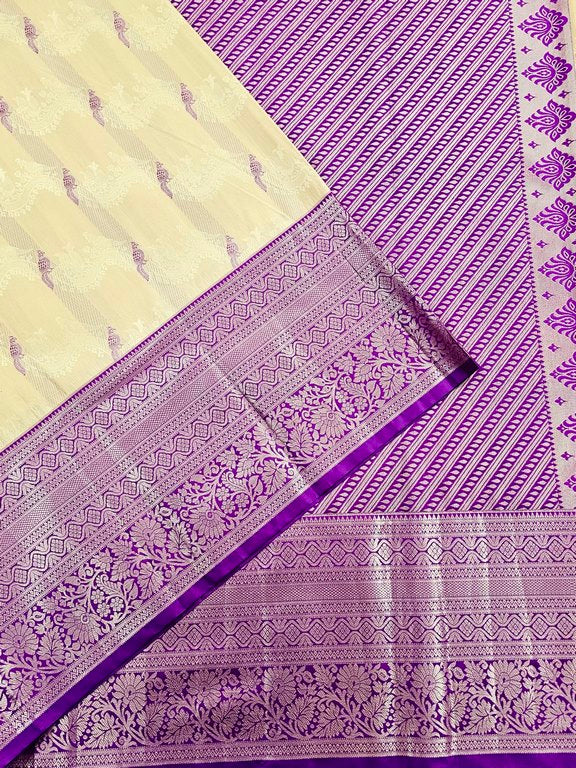 Trendy Kanchipuram Blended Vintage Bridal Silk Sarees 019