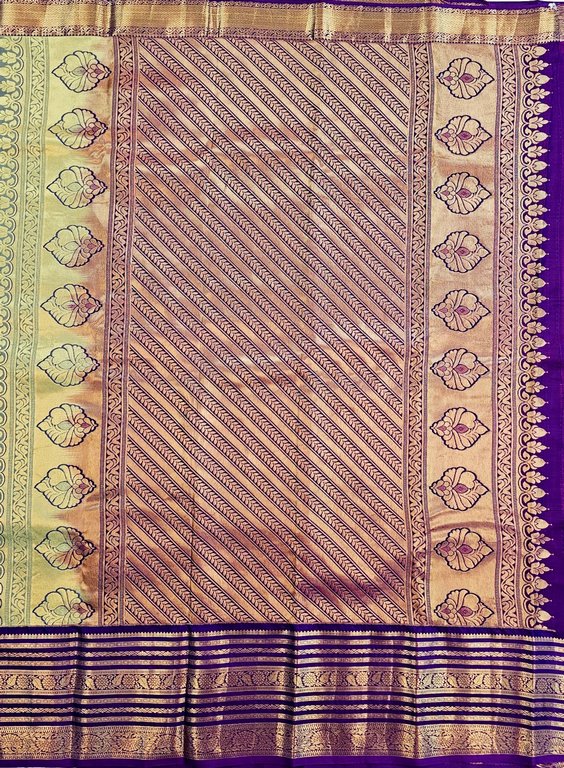 Trendy Kanchipuram Blended Vintage Bridal Silk Sarees 068