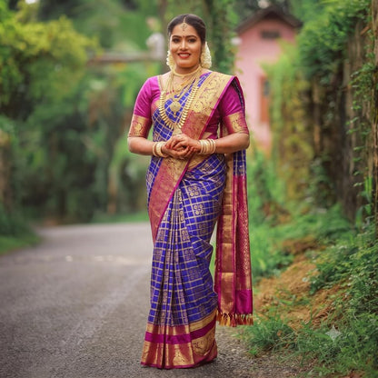 Trendy Kanchipuram Blended Vintage Bridal Silk Sarees 025