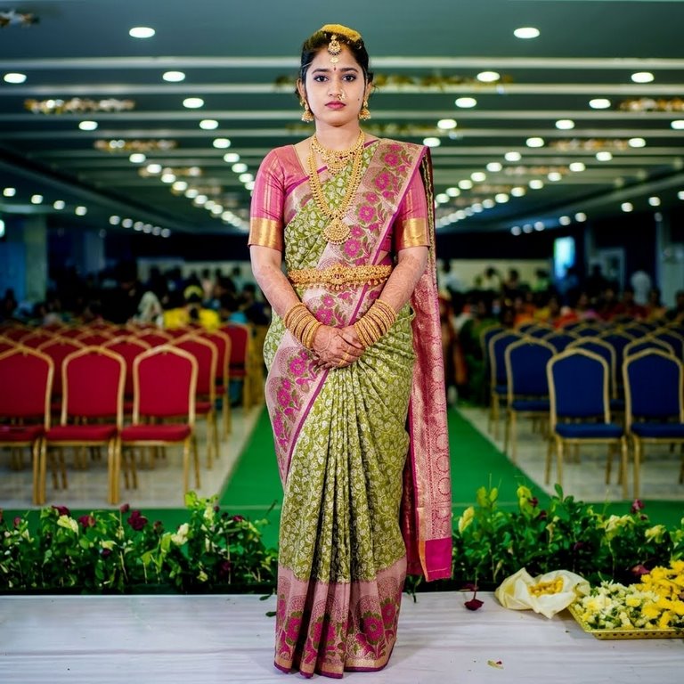 Trendy Kanchipuram Blended Vintage Tissue Bridal Silk Sarees 047