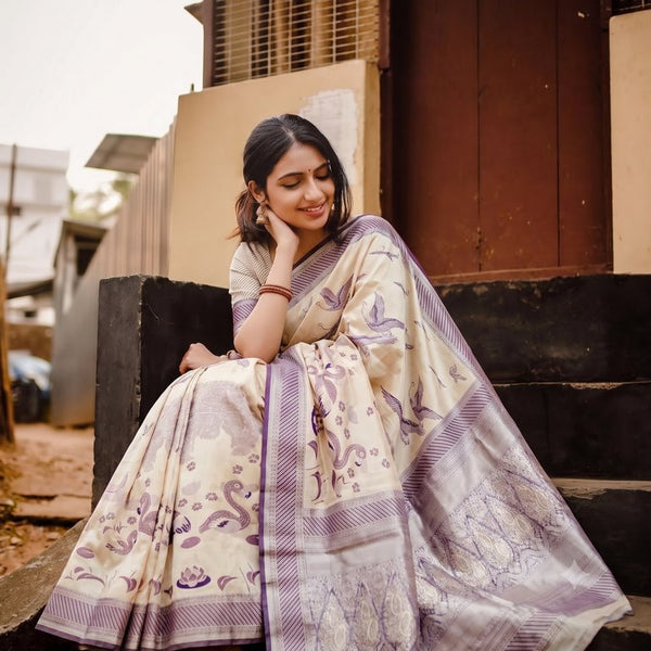 Trendy Kanchipuram Blended Vintage Tissue Bridal Silk Sarees 037
